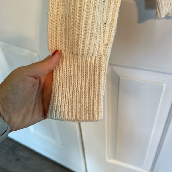 A new day large cream sweater - Picture 3 of 4